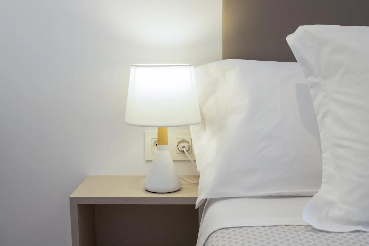 Lucasland Apartments Barcelona 0*,